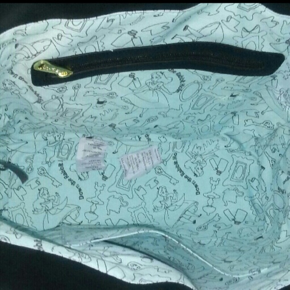 ONLY 1 LEFT Disney  Alice in Wonderland  Tote - Picture 8 of 8